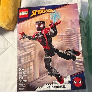 LEGO Marvel Spider-Man Miles Morales Set - Red and Black